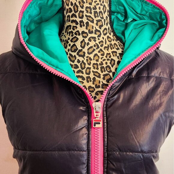 Hooded puffer vest with zipper and xl sized hood - Picture 3 of 5